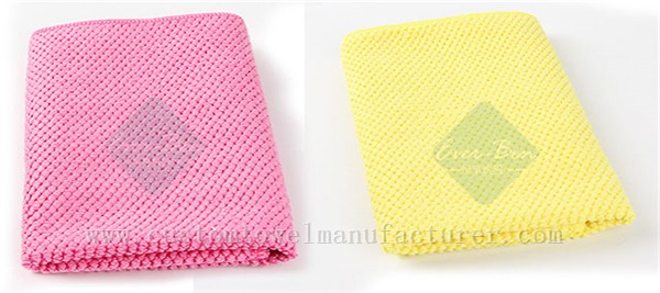 China Bulk Custom Brand Color Microfiber Diamond Weaving Towel Cloth Producer